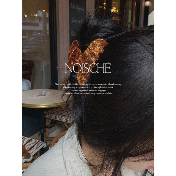 Velia Hair Claw Clip