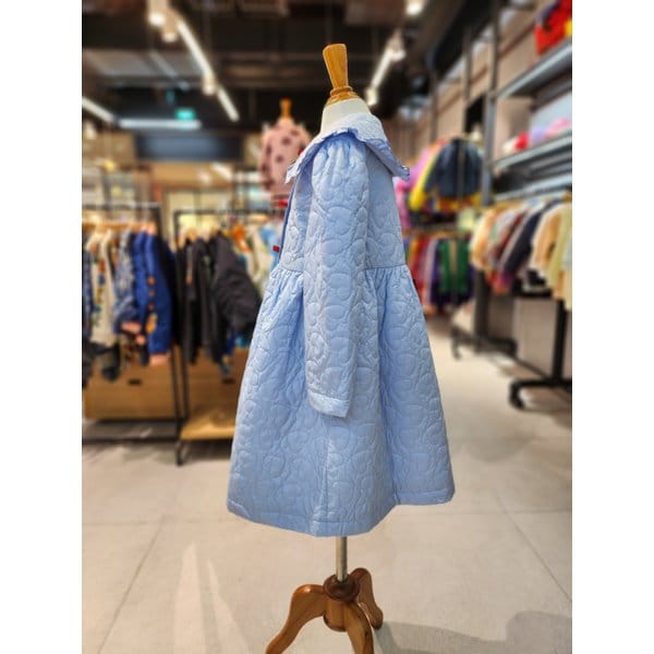 [파주점] 리틀그라운드(SK)테일스쿱-패딩프릴카라롱드레스 74C14404014