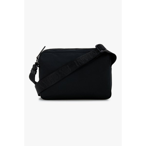 남성 로고 패치 크로스바디백 A415370006000