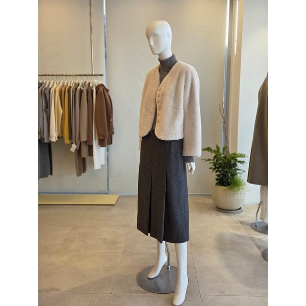 [여주점] [더 아이잗] 여성 라운드넥 버튼 페이크 퍼 재킷(IRCM0FR901)