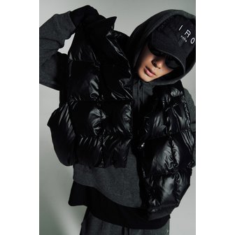 IRO [여주점] [이로] 남성 TIN 구스다운 베스트 점퍼 IQUCW24703BKX
