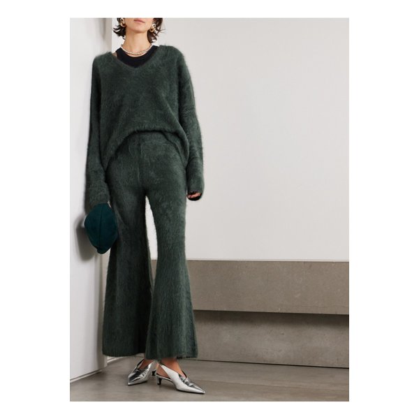 브러시드 캐시미어 플레어 팬츠 1647597345724426