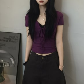 아멜리에 스트랩 리본 셔링 브이넥 슬림핏 크롭티3color
