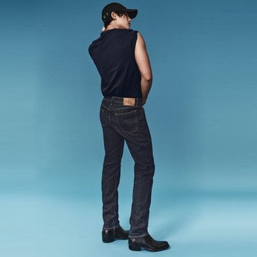 Calvin Klein Jeans 남성 슬림핏 다크블루 사파이어 데님(4RB740G)