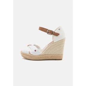 4087375 Tommy Hilfiger BASIC OPEN TOE WEDGE - Platform sandals ecru