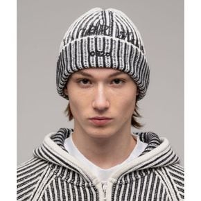 (M) 크루세이더 립 비니 블랙화이트 CRUSADER RIB BEANIE BLACK white