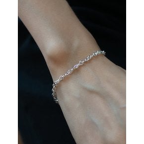 SWIRLY CHIAN BRACELET