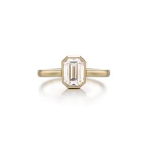 Emerald-cut Pure Bazel Ring GJRA121RYW110