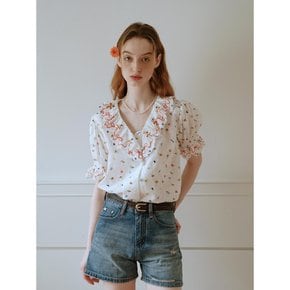 (8/7 예약 배송) Cest_Embroidered floral ruffle blouse