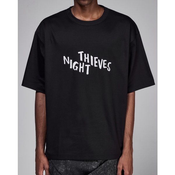 [파주점] 컬렉션 NIGHT THIEVES 타이틀 티셔츠 SG5TS763BK
