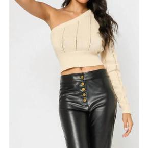 4669334 OLIVACEOUS Cropped One Shoulder Sweater In Natural