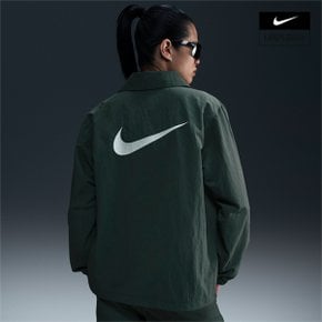 우먼스 나이키 스포츠웨어 에센셜 오버사이즈 UV 우븐 코치 재킷 NIKE FV7561-338