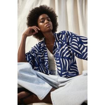 H&M 오버사이즈 캠프 셔츠 다크 블루/패턴 1066926013