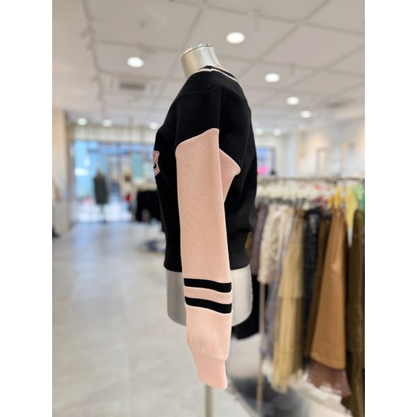 [부산점] 언발 오프숄더 프린팅 포인트 티셔츠 ES1CL662