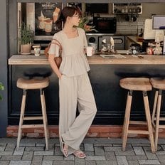 몽트 스퀘어넥 프릴블라우스+밴딩 세미와이드팬츠 투피스set  P000CMWU