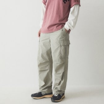 후아유 Wide Nylon Cargo Pants WHTAE2411U