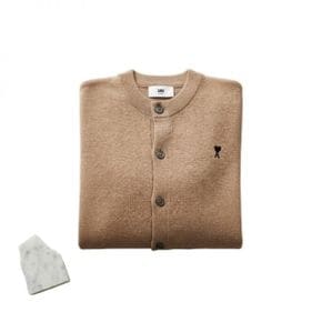 아미 26FW 울 드 꾀흐 가디건 (FKC361 001 A335)