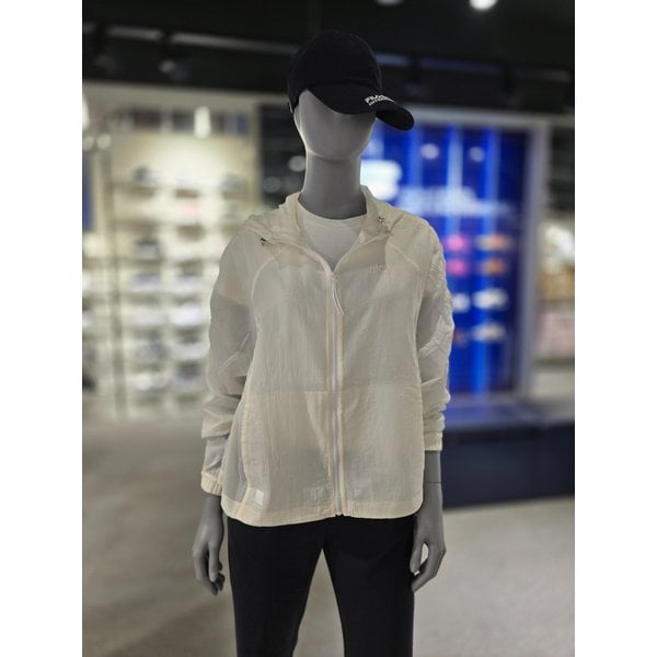 [파주점] 여성 경량 후드 셔링 바람막이 (FS2JKH2152F-OWH)