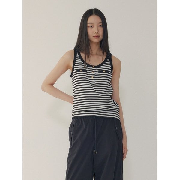 [리오더] 리브드 버튼 슬리브리스 티셔츠_블랙 7116240603