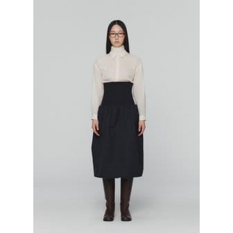 샵아모멘토 아모멘토 24FW NYLON SHIRRING FLARE SKIRT (2COLORS)