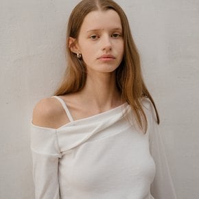 Twisted off-shoulder top [TISP06LT18]_Ivory