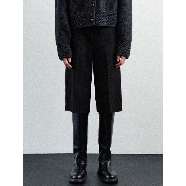 wool bermuda pants (black)