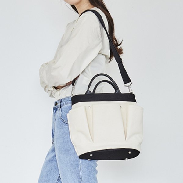 확대된 대표 HOLLA BAG