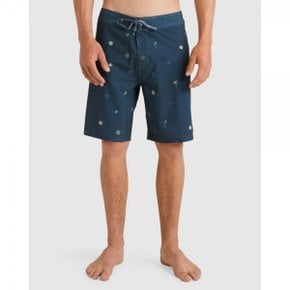 Quiksilver Mens Surfsilk Qs 69 19 Board Shorts - MIDNIGHT NAVY HEAT WAVES