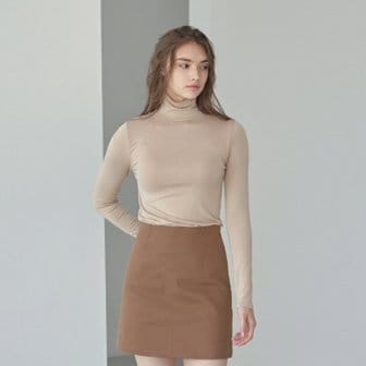 얀13 SLIM MINIMAL TURTLENECK_BEIGE