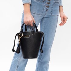 씨바이끌로에 스몰 세실리아 버킷백 See by Chloe Small Cecilya Bucket Bag CHS21SSB05912-001