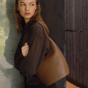 Large Around hobo bag Brandy brown