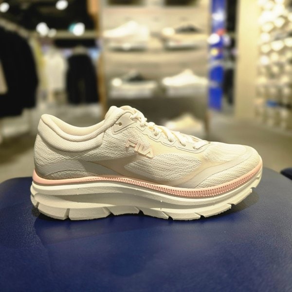 [파주점] RGB 아킴보 워킹화 (1RM2761G-920)