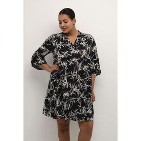 4176130 Kaffe Curve CURVE KCAMI - Day dress black white leaf print