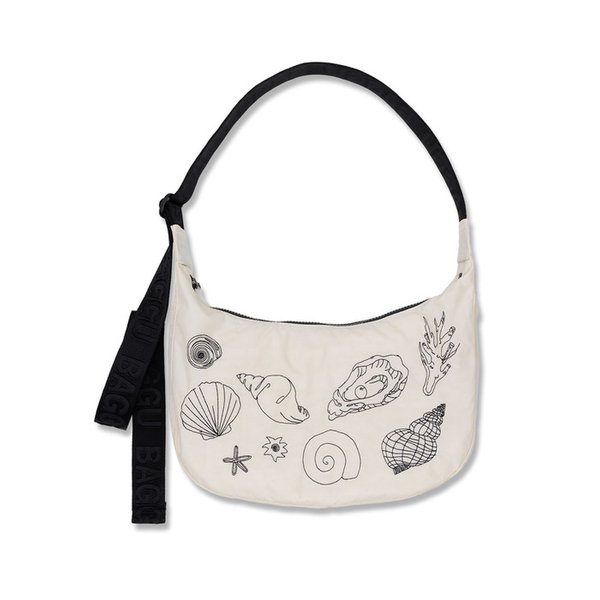 [바쿠백] BAGGU 나일론 크레센트백 미디움 Embroidered Shells