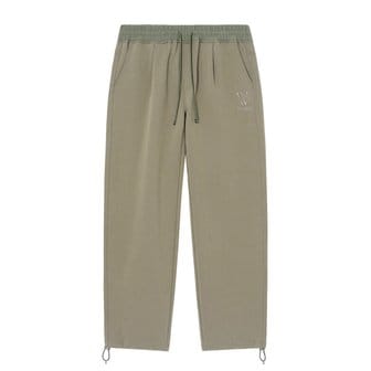 스위브 유니 PRIVACY ARTWORK WOVEN SETUP PANTS  KHAKI  _P368524343