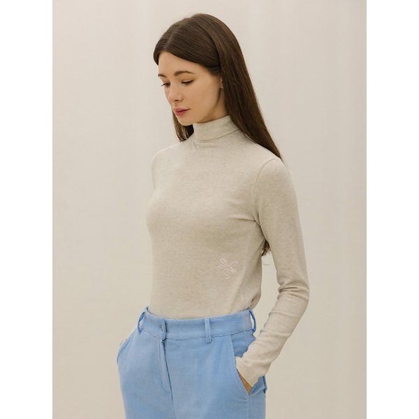 리본 터틀넥 티셔츠 - 오트밀