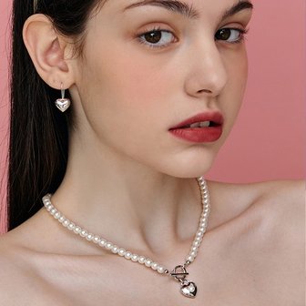 Hei [노정의, 비비지 엄지, 아이브 이서 착용] bebe heart toggle pearl necklace