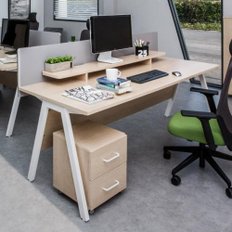 사무실용 화이트 업무 데스크 책상(160cm) 가구 테이블 서재 팀장 간부용 회사 일자형