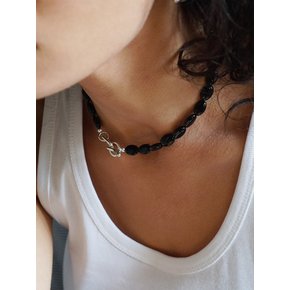 ONYX PLATE NECKLACE