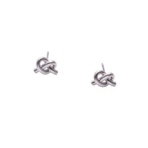 Heart Knock Brise Stud Earrings