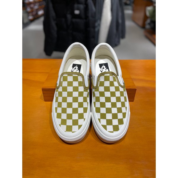 [시흥점] 남녀공용 스니커즈 클래식 슬립온 98 체커보드 (번트골드)(VN000D9PEMJ)