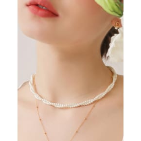 twist pearl necklace