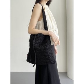 Crease Padded Shoulder Bag _Black