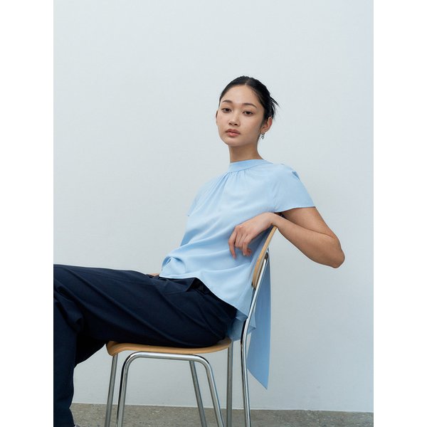 SHIRRING BACK RIBBON BLOUSE BLUE MBESTO019BL