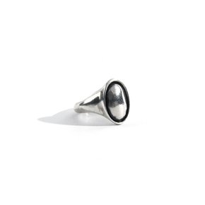 SILVER ANTIQUA OVAL RING