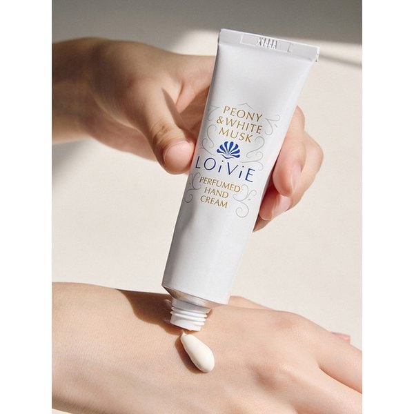 피오니 앤 화이트 머스크 퍼퓸드 핸드크림 N