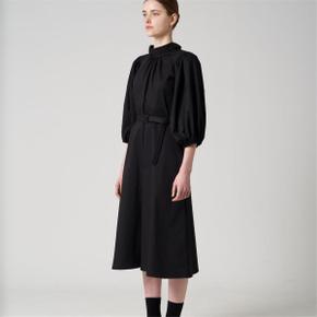 Poplin puffy sleeves black dress