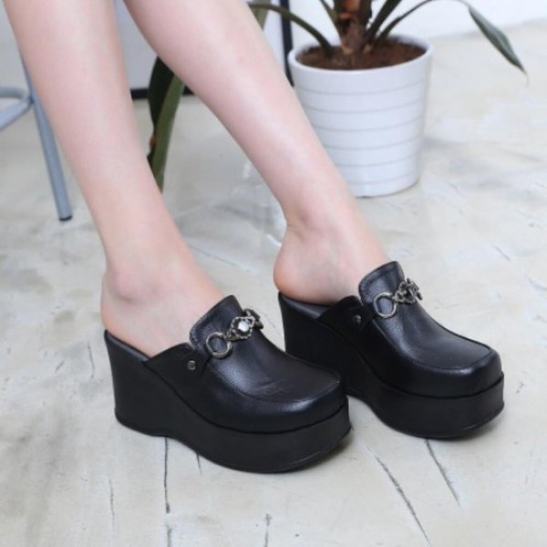 [옷자락] 여성 탄탄가죽 버클장식 키높이 플랫폼 뮬 샌들