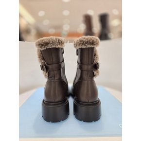 [시흥점] 여성 벨티드 청키 퍼 부츠 (FLB409)