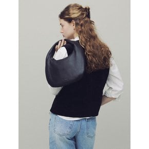 Round Shoulder Bag Shrunken Black 라운드 숄더백 슈렁큰 블랙